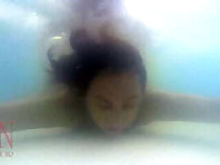 Breaht holding underwater. Domination rough sex. Nudist Regina Noir swimming, sucks and fucks in the swimming pool.3